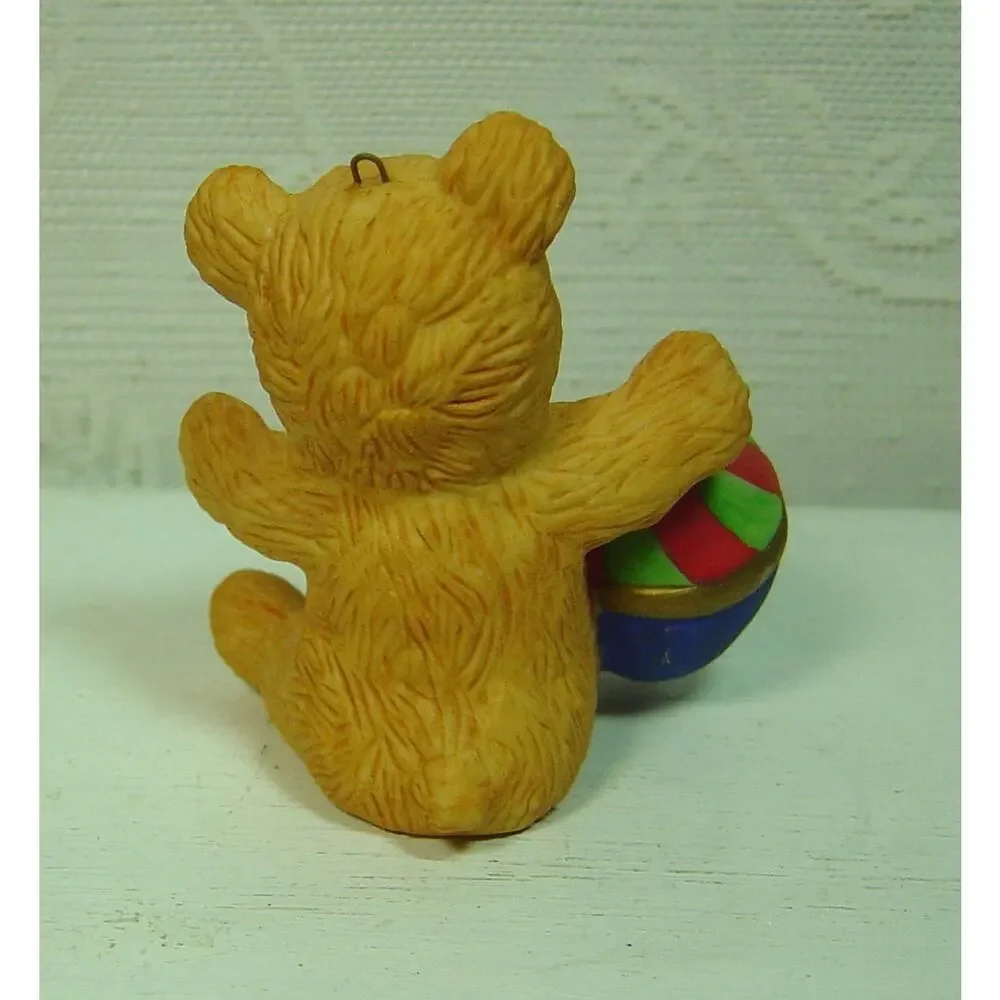 HALLMARK & CURRENT, INC. vintage bear